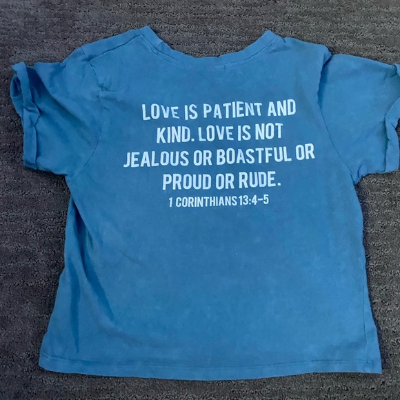 Not super cropped, not worn much - Picture 2 of 2